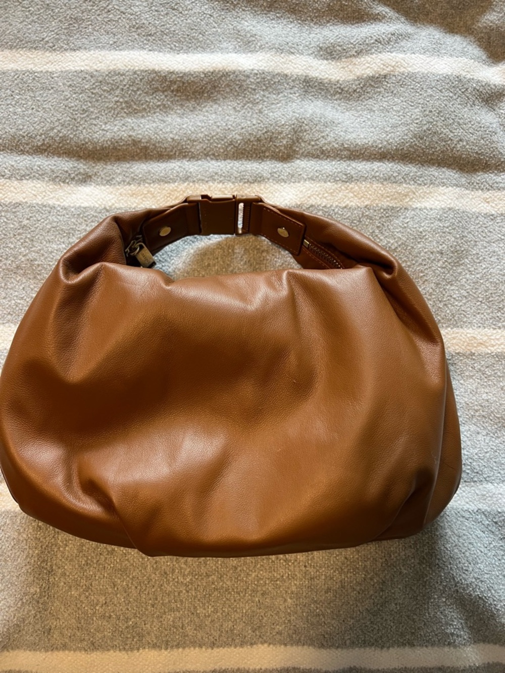Lo and Sons Aoyama Leather Crescent Crossbody Bag-congnac exterior gold hardware - Picture 14 of 15